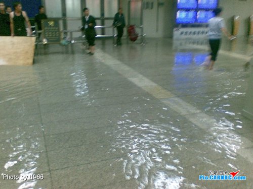 Китайский аэропорт (12 фото)