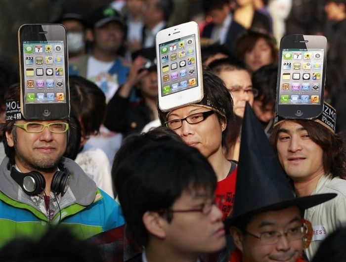 Покупка iPhone 4S‎ по всему миру (13 фото)